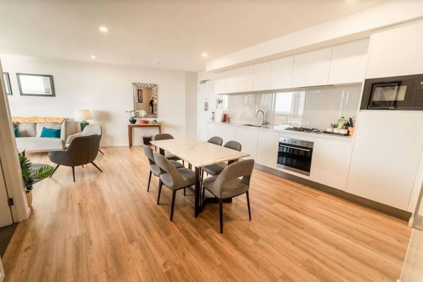 Nerang River Views Spacious 2 Bedroom Apt Gold Coast Australia