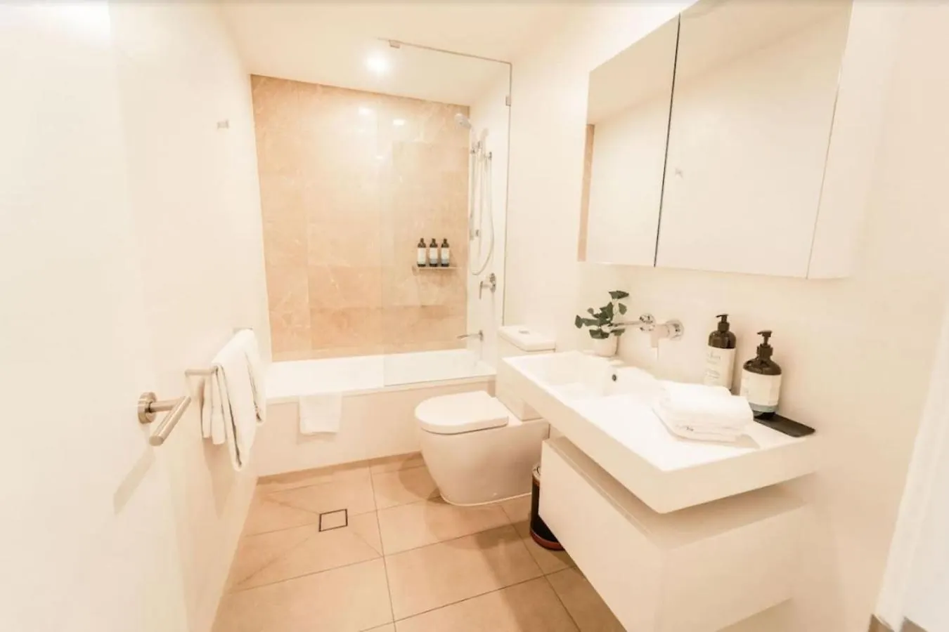 Nerang River Views Spacious 2 Bedroom Apt Gold Coast